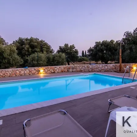 Tania's In Dorizata Village! Villa *